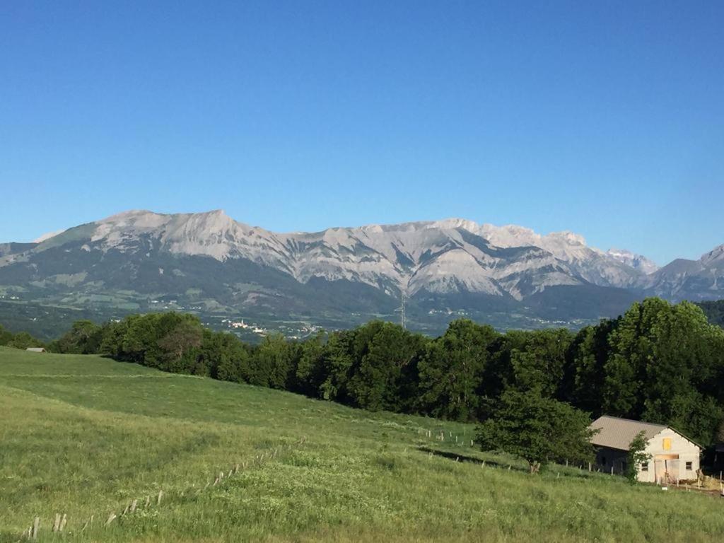 Appartement Offrant Une Magnifique Vue Des Montagnes Saint-Leger-les-Melezes Exteriér fotografie