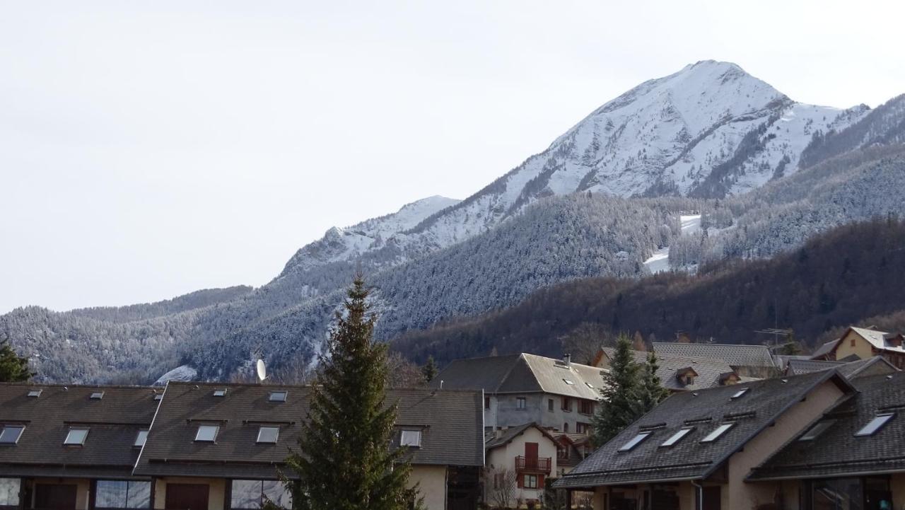 Appartement Offrant Une Magnifique Vue Des Montagnes Saint-Leger-les-Melezes Exteriér fotografie