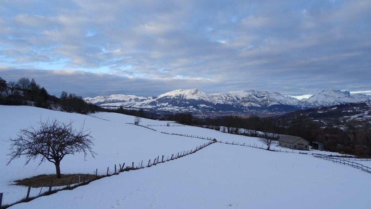 Appartement Offrant Une Magnifique Vue Des Montagnes Saint-Leger-les-Melezes Exteriér fotografie